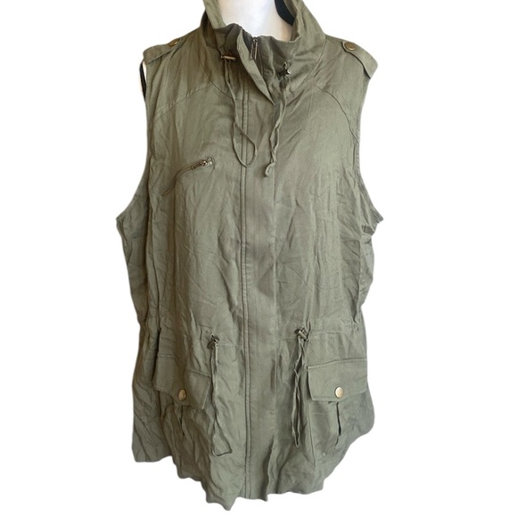 Apt. 9 Tops - NWT Apt 9 green vest 1X